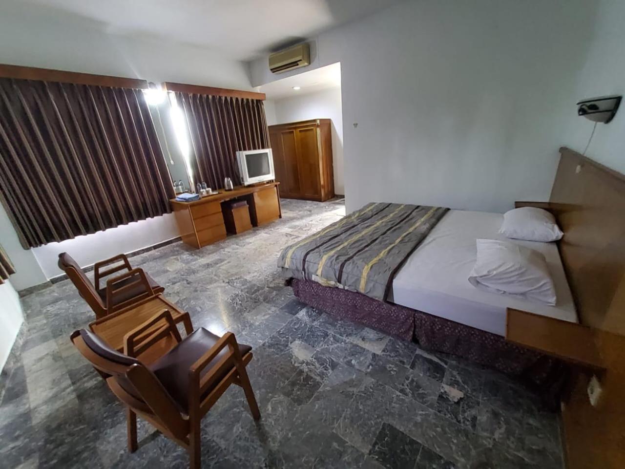 Hotel Kumala Samudra Cikakak Eksteriør bilde