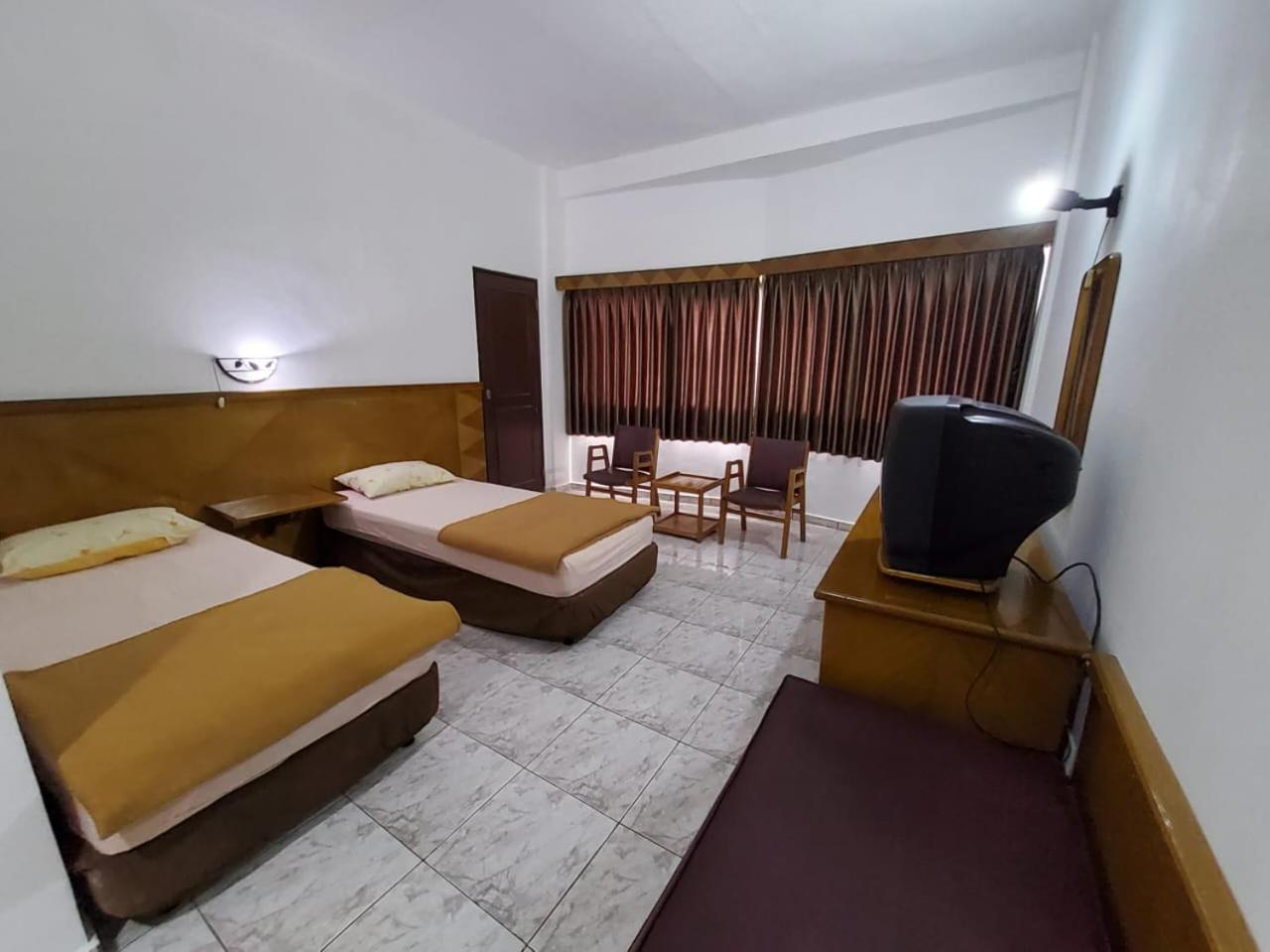 Hotel Kumala Samudra Cikakak Eksteriør bilde