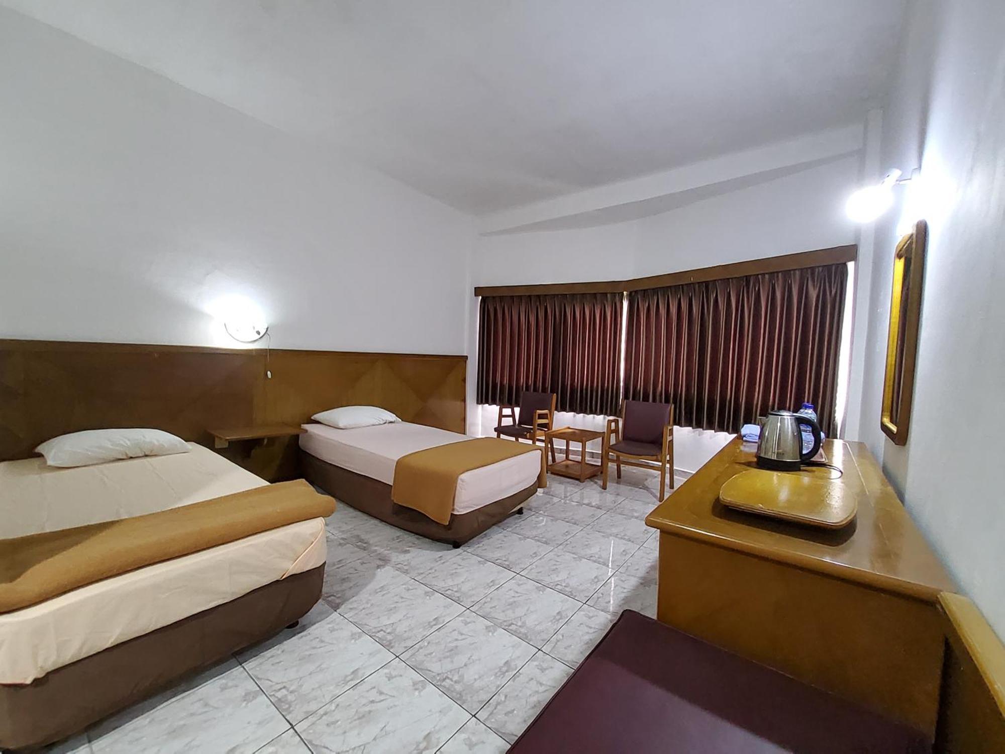 Hotel Kumala Samudra Cikakak Eksteriør bilde